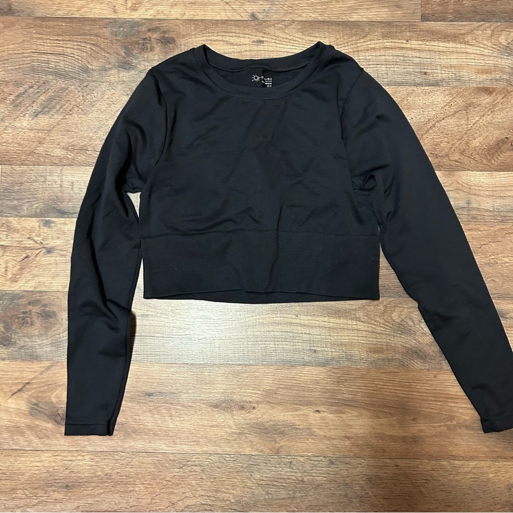 aerie Crop Long-Sleeve Tops - Black & Light Beige - Picture 4 of 6